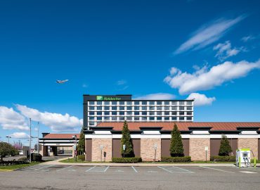 Holiday Inn Newark International Airport, an IHG Hotel