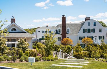 Canoe Place Inn & Cottages