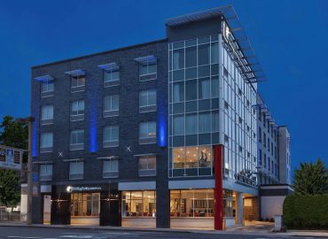 Holiday Inn Express & Suites Jersey City – Holland Tunnel, an IHG Hotel