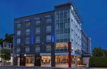 Holiday Inn Express & Suites Jersey City – Holland Tunnel, an IHG Hotel